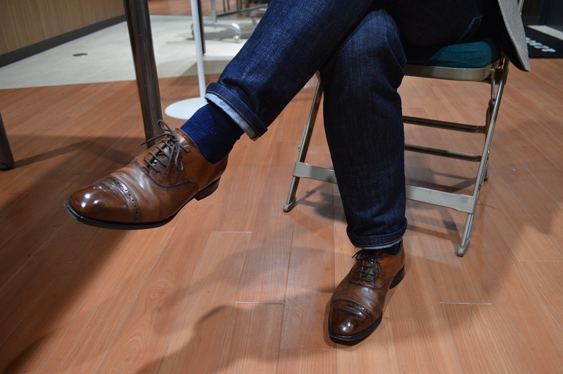 ジーンズと革靴の合わせ方 モテる大人コーデの法則とは プロの逸品